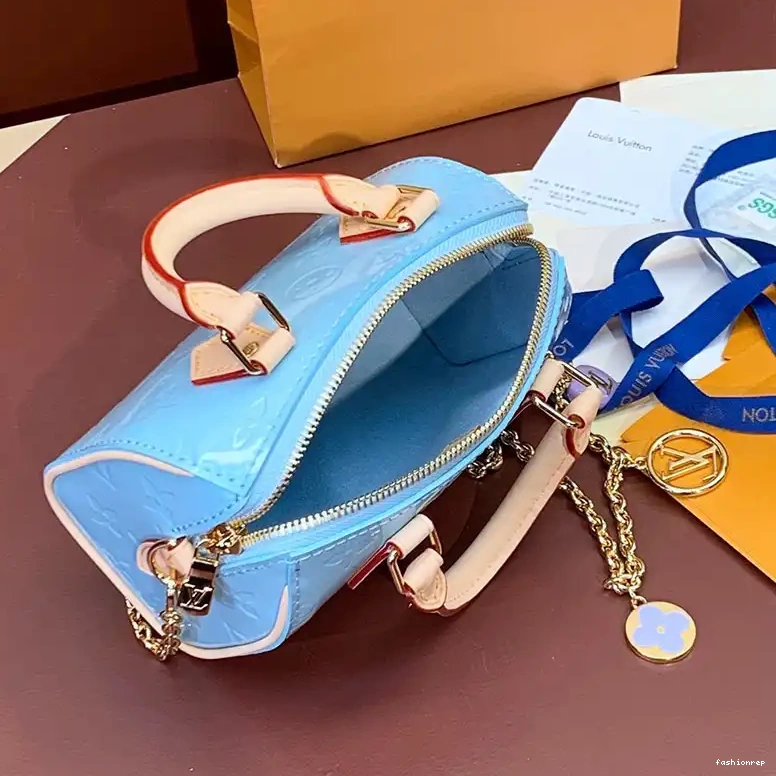 Fashionrepsfam ru LV 2410YA0037 Bags 0814